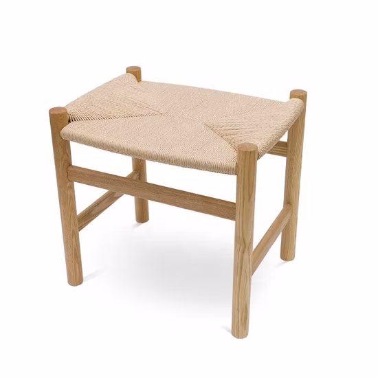 Hot Selling High Quality Modern Cafe Banquet Dining Chair Solid Wood Stool Bar Chair (ZG25-017)