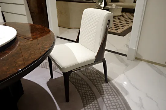 Modern Luxury Chairs Room Furniture Fashion Armrest Metal Frame Stackable Restaurant Luxe Swing Back Dining Chair 