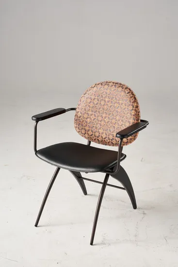 Coffee Shop Leisure Dining Armrest Chair for Restaurant Metal Frame Genuine Leather Home Furniture 